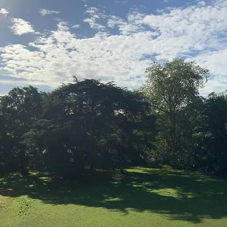 Holiday home Le Chateau De John Miles Au Bord De L'eau *