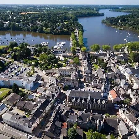 Le Chateau De John Miles Au Bord De L'eau Holiday home