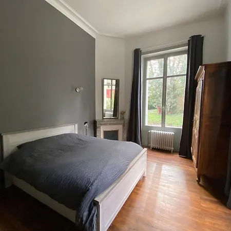 Holiday home Le Chateau De John Miles Au Bord De L'eau Suce-sur-Erdre