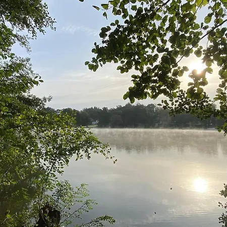 Le Chateau De John Miles Au Bord De L'eau Holiday home *