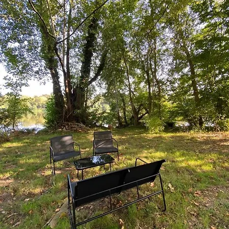 Le Chateau De John Miles Au Bord De L'eau * Suce-sur-Erdre