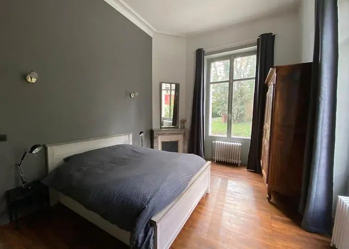 Tatil Evi Le Chateau De John Miles Au Bord De L'eau Sucé