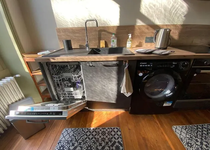 Le Chateau De John Miles Au Bord De L'eau * Sucé